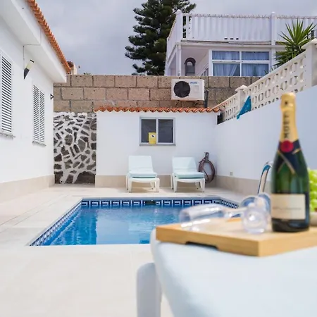 Ocean Vibes With Sea View And Private Heated Pool Feriehus *