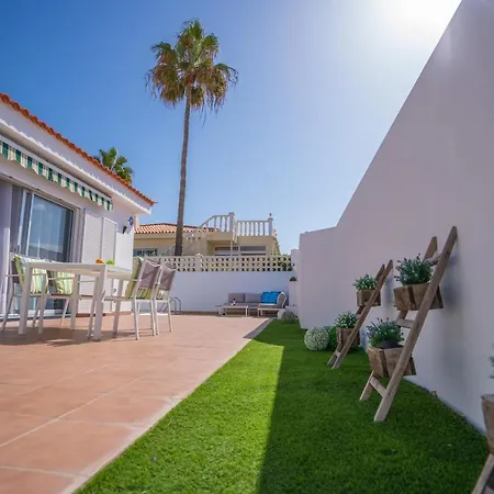 Ocean Vibes With Sea View And Private Heated Pool Holiday home