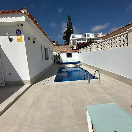 Ocean Vibes With Sea View And Private Heated Pool Holiday home